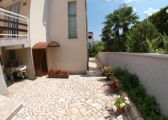 With Parking Space - 20809 Apartment *