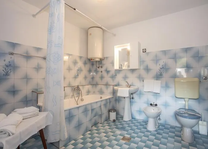 With Parking Space - 20809 Apartment *