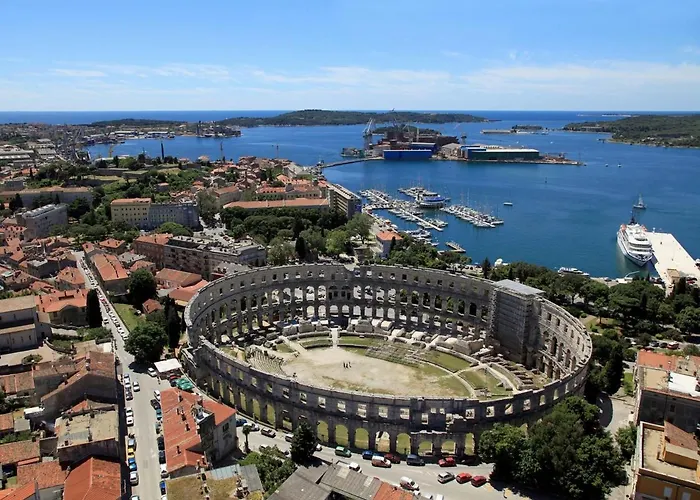 With Parking Space - 20809 Apartment Pula