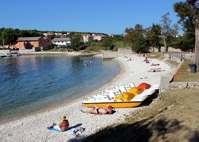 Apartment With Parking Space - 20809